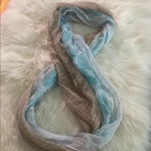 Women’s infinity scarf